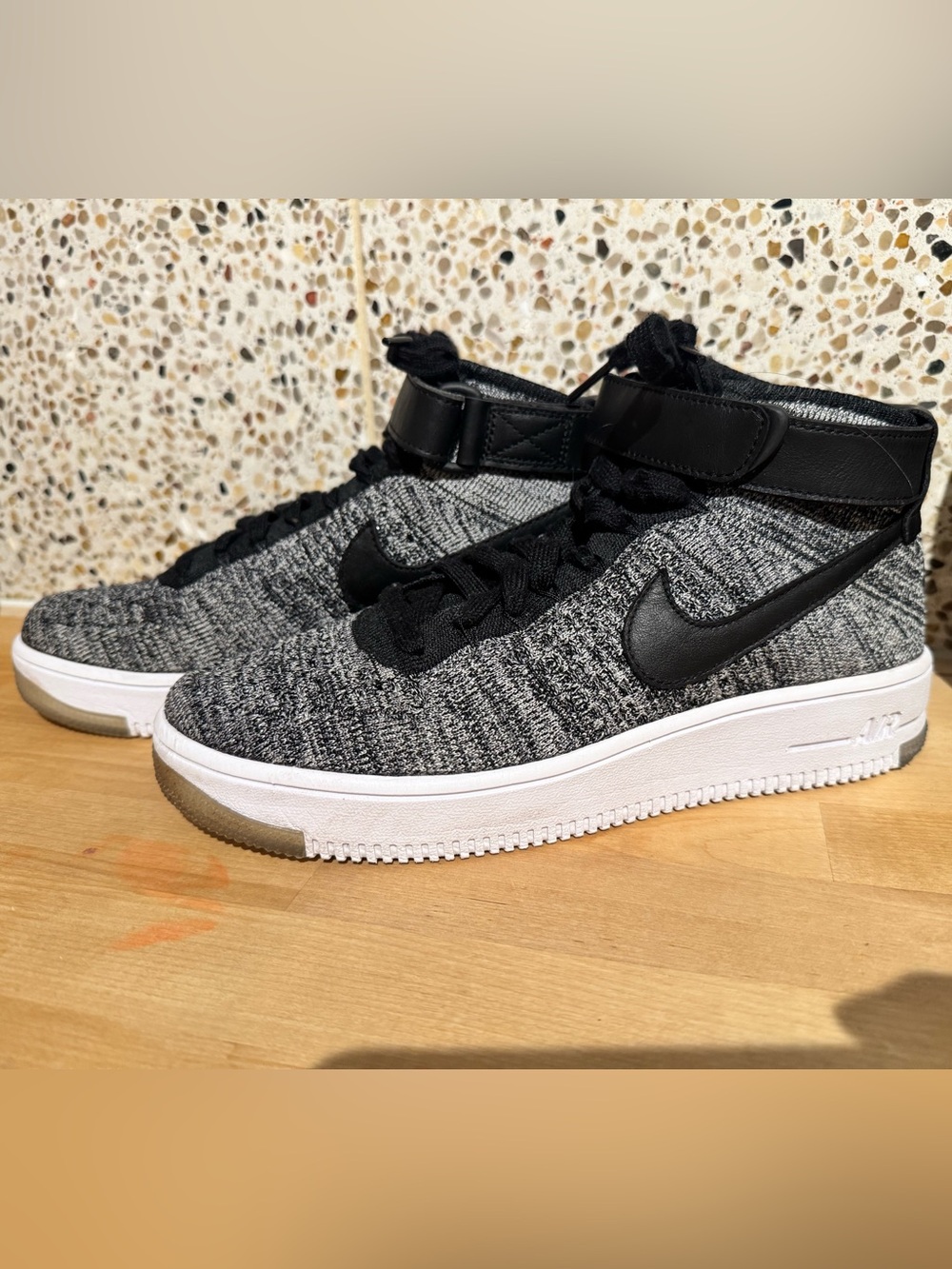 Nike Air Force 1 Ultra Flyknit Mid Oreo Black White Size 9